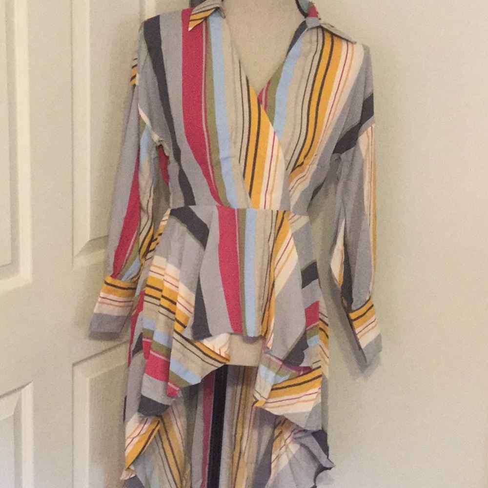 Retro Gray Multi Color Stripe High Low Detailed Top - Picture 4 of 9